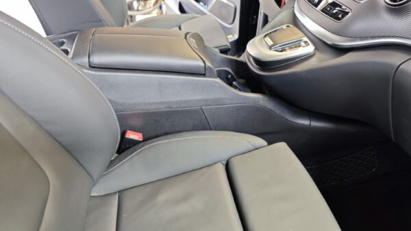 Mittelkonsole für Mercedes Benz Vito / V-Klasse (W447) schwarz mit Kühlschrank Mittelkonsole für Mercedes Benz Vito / V-Klasse (W447) schwarz mit Kühlschrank