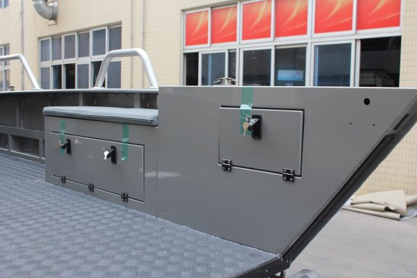 Mehrzweckboot mit Bugklappe (Aluminium)