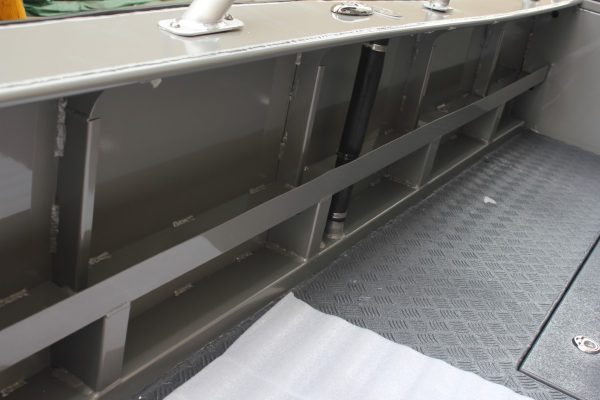 Mehrzweckboot mit Bugklappe (Aluminium)