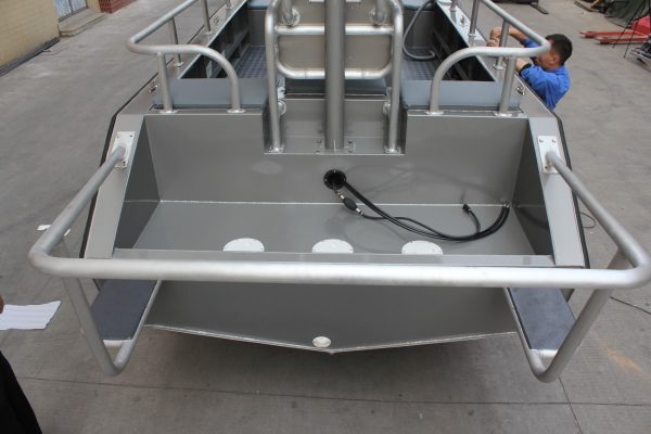 Mehrzweckboot mit Bugklappe (Aluminium)