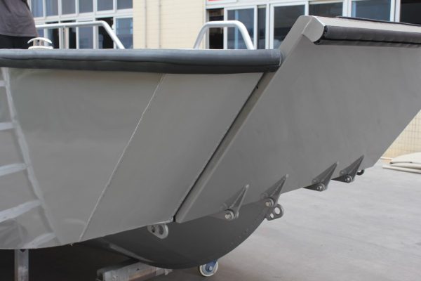 Mehrzweckboot mit Bugklappe (Aluminium)