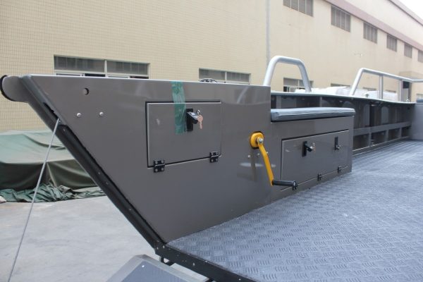 Mehrzweckboot mit Bugklappe (Aluminium)